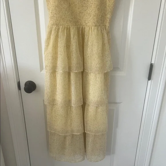 Francesca's Collections Yellow Tiered Midi Dress - Picture 6 of 9